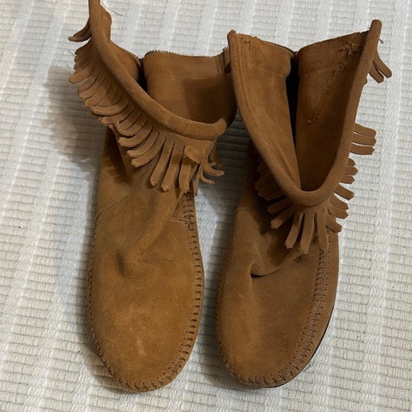 Minnetonka Shoes - Minnetonka Brown Fringe Moccasins